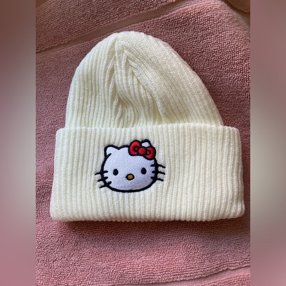 Hello Kitty Brand New Hat Knit - Picture 1 of 2